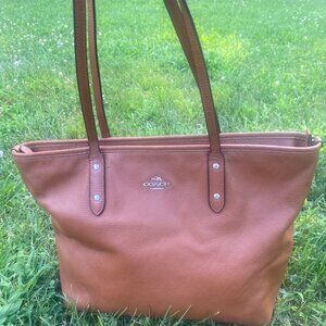 COACH Women's Shopper Coach Brown Calf Leather"Dahlia" Toe with top zipper